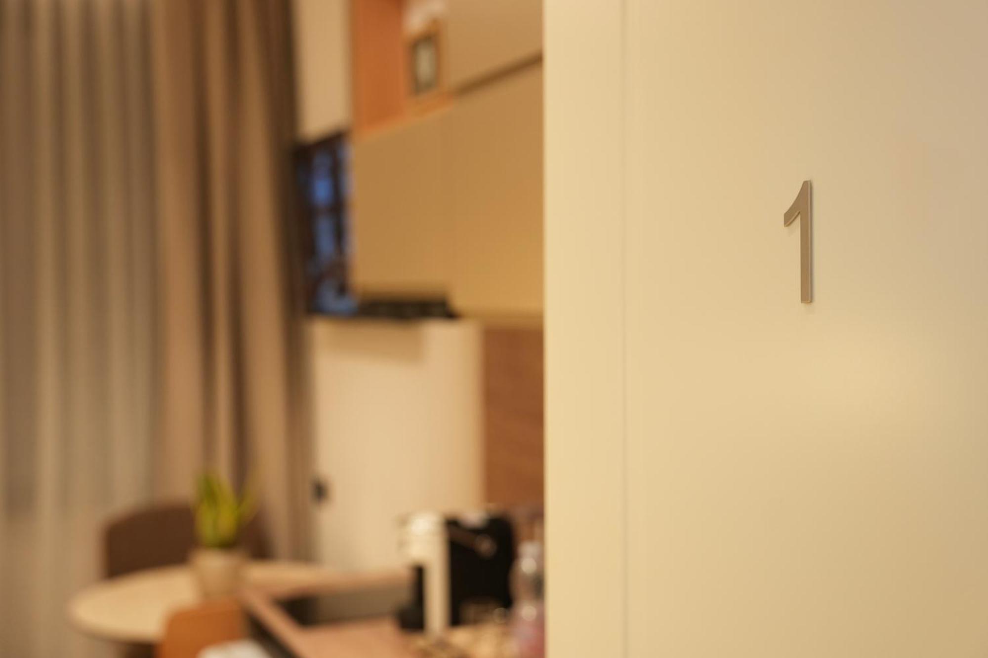 Nea Deluxe Apart-Hotel Tirana Zewnętrze zdjęcie